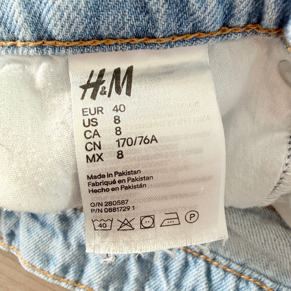 H&M HM Ultra High Waist Mom Shorts Light Blue Distressed Denim Cuffed Size 8 - Picture 7 of 9